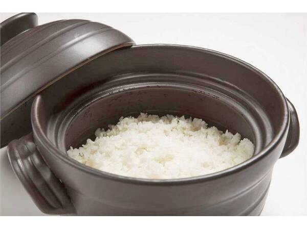 【朝食バイキング/例】釜炊きご飯！冷めてもおいしいななつぼし米に利尻昆布を加え炊き上げました