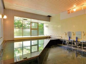 ホテル摩周/【男性浴場】明るい陽射しが差し込む浴場