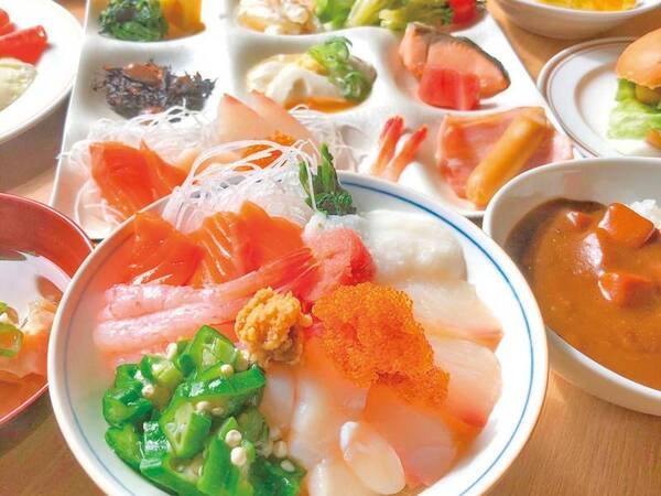 【朝食/写真一例】和洋バイキングをご用意！海鮮の勝手丼が人気！