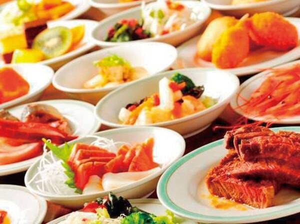 【夕食/一例】北海道・十勝の味覚が並ぶ約45種バイキング!※ステーキ、お造り、季節の天ぷら、十勝名物豚丼、ケーキ等デザートも充実!※和定食のご用意になる場合もございます