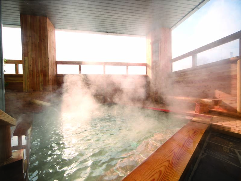 【露天風呂】源泉100%かけ流し！鮮度を落とさず運ばれる強酸性の温泉