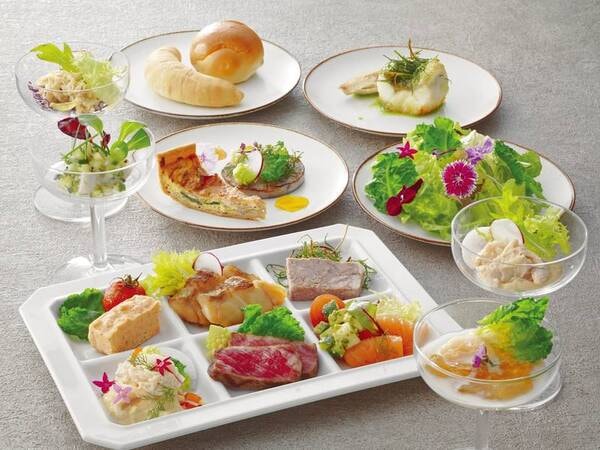 【夕食ビュッフェ】旬の食材を使ったメニューが並ぶ※状況によりセットメニューの場合がございます