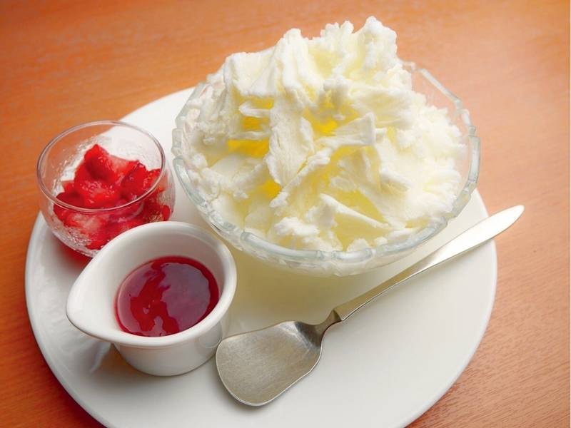 スパラウンジのミルクかき氷