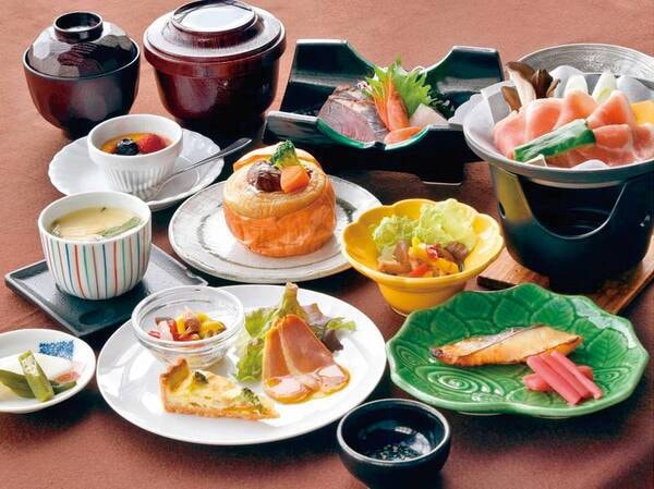 【夕食/例】富良野野菜やかみふらのポークなどを使用した季節の和食膳をご用意!玉ねぎ丸ごと1つを使ったシチューが人気♪