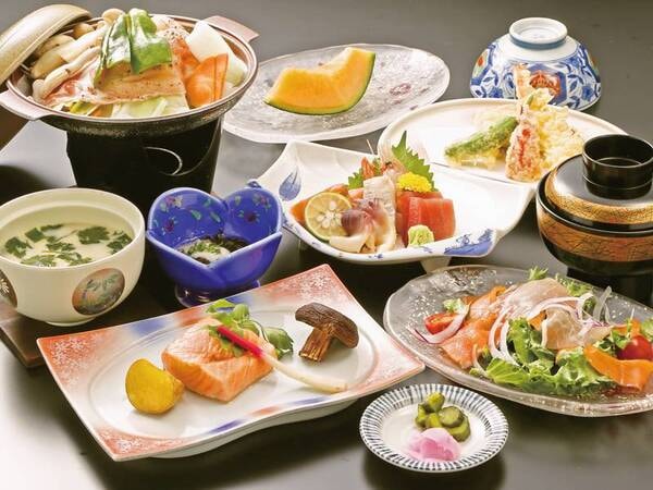 【夕食/例】旬の味覚を使用した料理長自慢の和食膳！