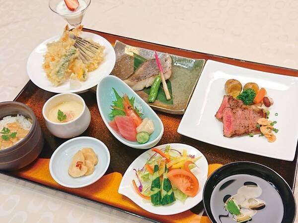 【夕食/例】旬の味覚を使用した料理長自慢の和食膳!