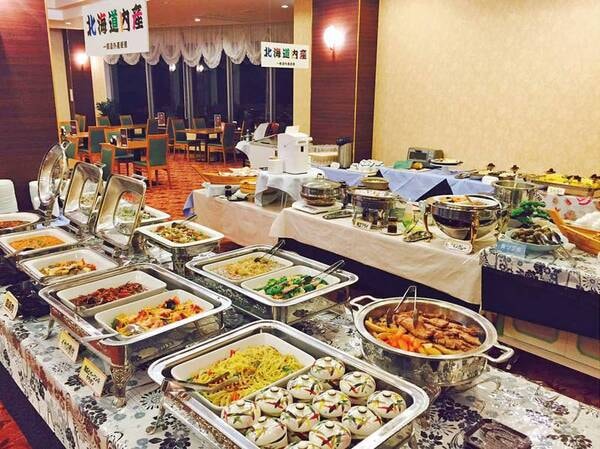 【夕食一例/バイキングの場合】夕食は日により宿お任せでバイキングまたは和食膳をご用意
