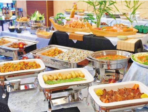 【夕食一例/バイキングの場合】夕食は日により宿お任せでバイキングまたは和食膳をご用意