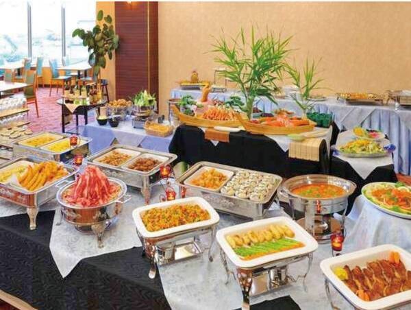 【夕食一例/バイキングの場合】夕食は日により宿お任せでバイキングまたは和食膳をご用意