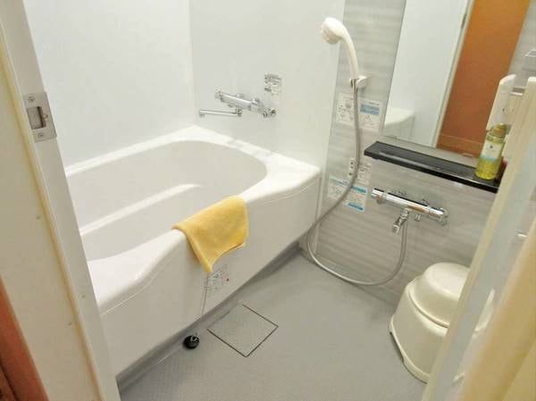 【客室お風呂/例】清潔感のある浴室