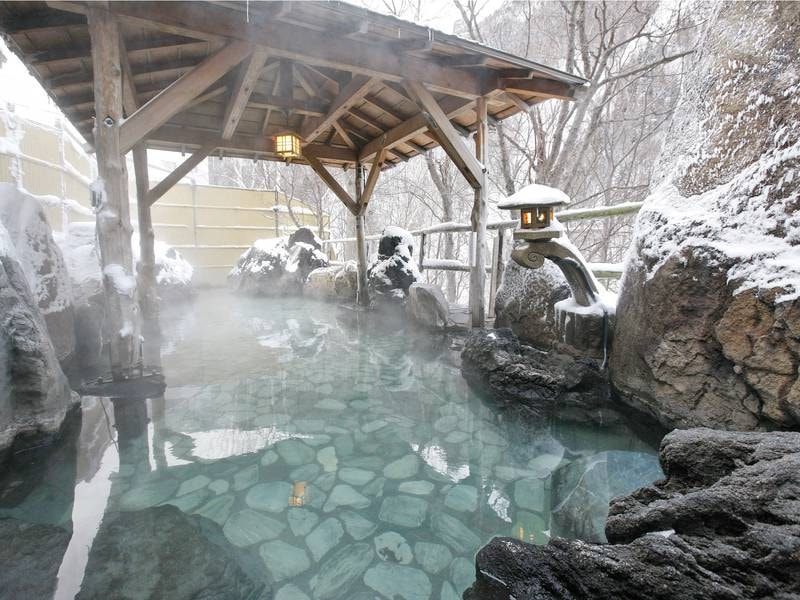 【峡谷露天風呂(冬)】風情ある雪見風呂を楽しみ下さい