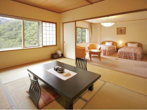【和洋室】畳とベッドを兼ね備えた、最大6名様までお泊り頂ける広い客室