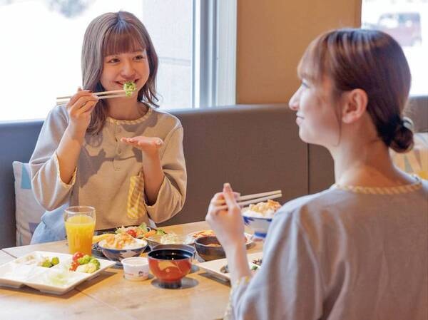 【朝食/一例】光の差し込む空のカフェや森の図書館でお召し上がりください