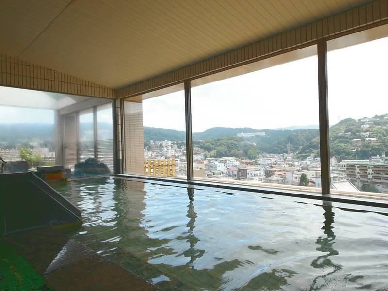 【山側・内湯】山側大浴場の方ではミストサウナも楽しめる