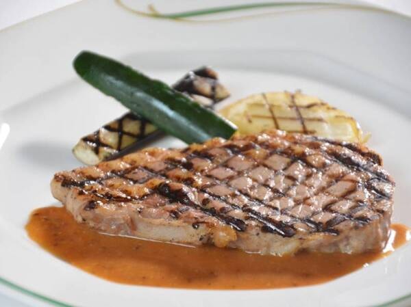 【メイン料理・ふじのくにポークステーキ/例】※変更の場合あり