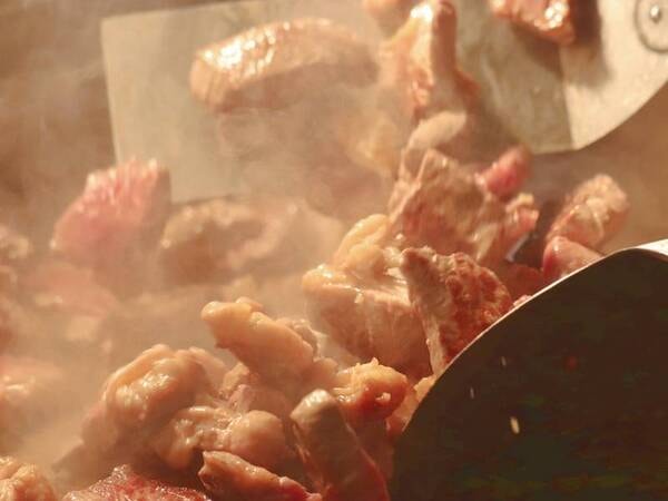 【夕食/例】牛カットステーキも食べ放題