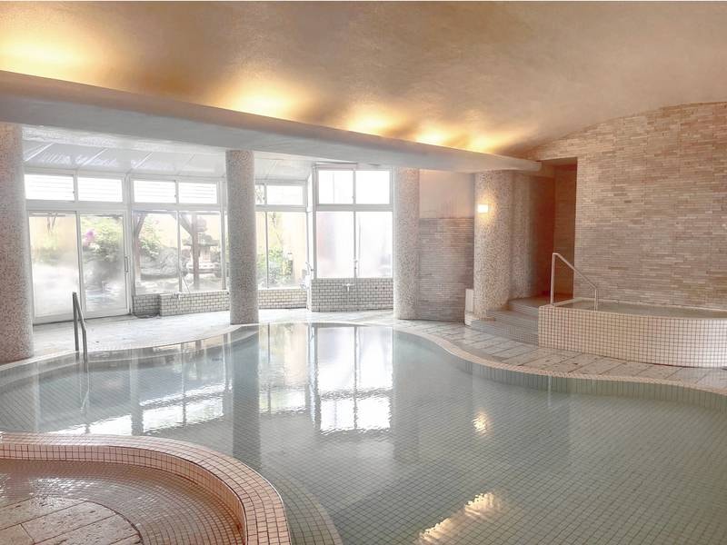 【大浴場:エンゼル風呂】広々大浴場で寛ぎのひと時を