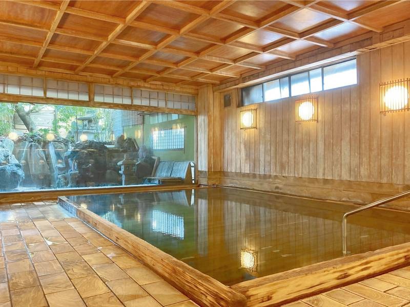【大浴場「末広の湯」】ひのき造りの大浴場が人気