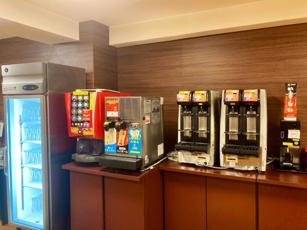 【夕食／例】種類豊富で彩り豊かな和洋中バイキング。さらにアルコールやソフトドリンクの飲み放題付（90分制）！