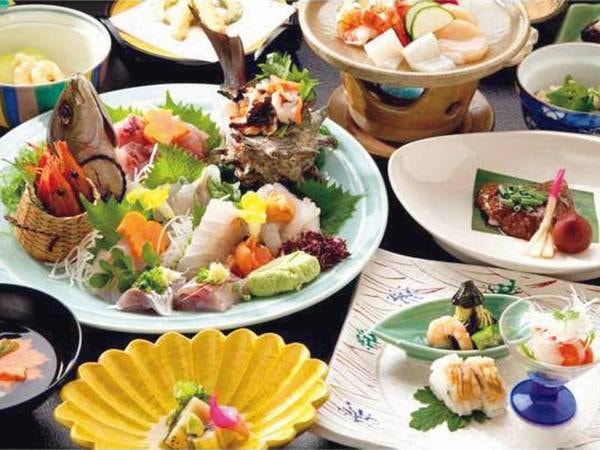 【熱海地魚大皿盛り付/例】お刺身好きにおすすめ！熱海の地魚をはじめとした大皿盛りでお造りを堪能