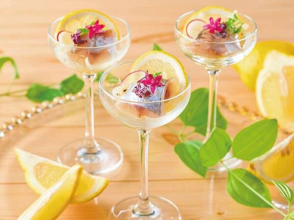 【7/1/～8/31】伊豆レモンと鯵のマリネ※イメージ
東伊豆産のレモンを使用した爽やかな味わいは、料理長自慢の一品です