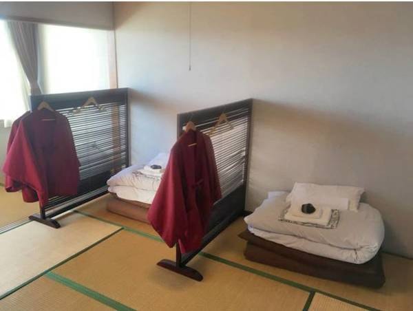 熱海 伊豆山温泉 温泉ホステル陽の笑 ひのえみ の 他のお客様とお部屋をシェアするから格安 ホステルの醍醐味 ドミトリー 相部屋 無料朝食付き Null円 男女混合ドミトリー 相部屋 禁煙 ゆこゆこ