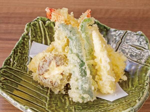 〈ディナービュッフェイメージ〉旬の食材で作る揚げたての天ぷら