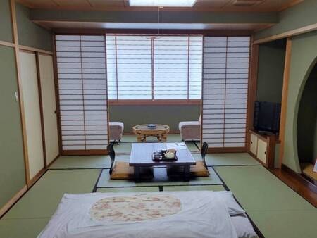 *［和室12畳一例］落ち着いた雰囲気の和室、ユニットバス付のスタンダードな客室