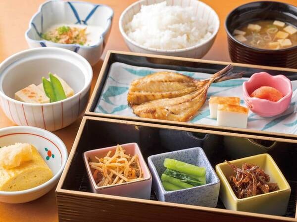 【和朝食/例】レストラン「フレグラント」にて和食膳・洋定食をその場で選択可能