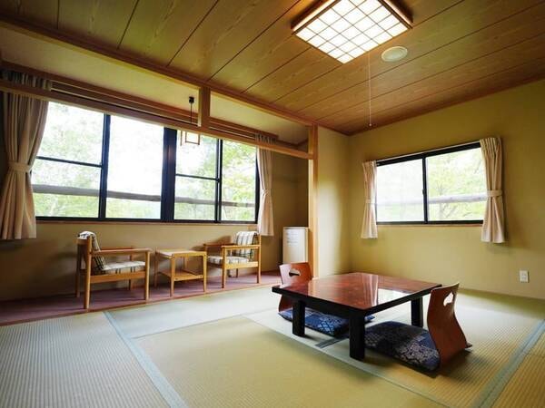 【新館和室10畳】白樺の林を眺める客室/一例
