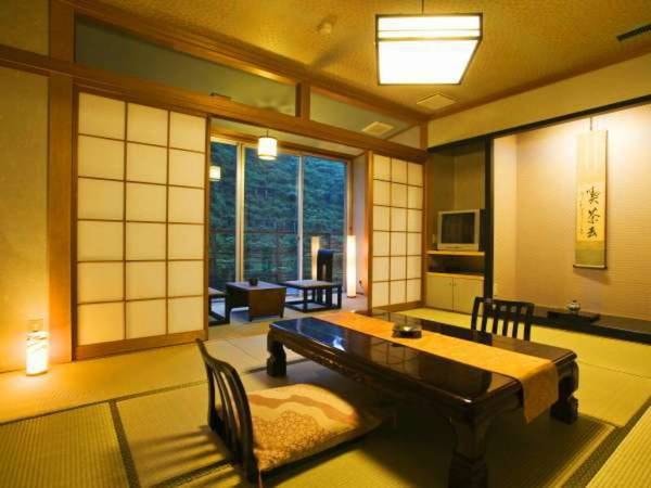 金沢湯涌温泉 山音 やまね の カップル必見 ラブ度up特典付 貸切露天風呂 レイトチェックアウト 色浴衣 22 000円 夢二 和室10畳 禁煙 ゆこゆこ