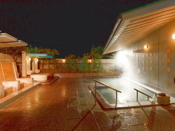 【露天風呂】心地よい風を感じながら温泉でリフレッシュ