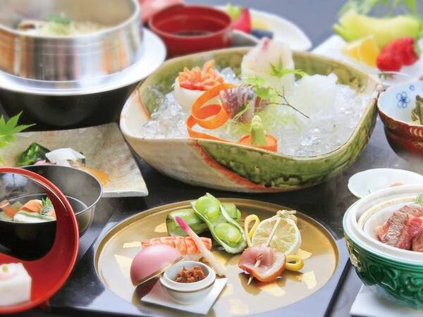 【夕食/例】地元の素材を生かし厳選された器でご提供