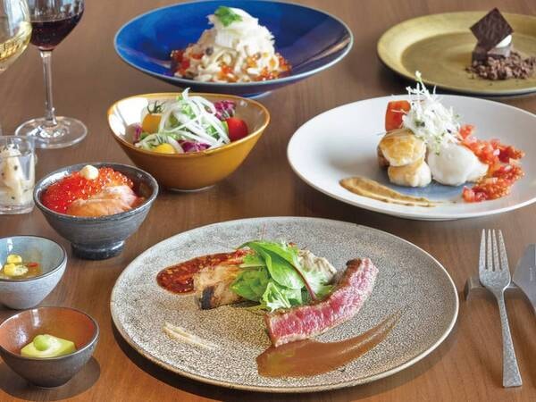 【夕食:とある日のメニュー/例】the LIFE TABLE:フリーオーダー制の為、好きなお料理を思う存分楽しめる。