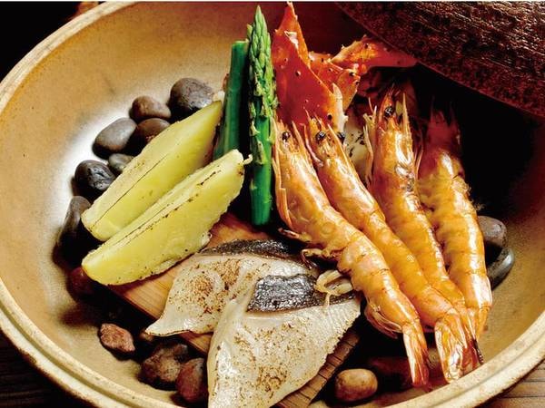 登別温泉 御やど清水屋の 老舗 割烹旅館のこだわりを味わう大人の懐石膳プラン 22 000円 和室10畳 ６畳 ゆこゆこ