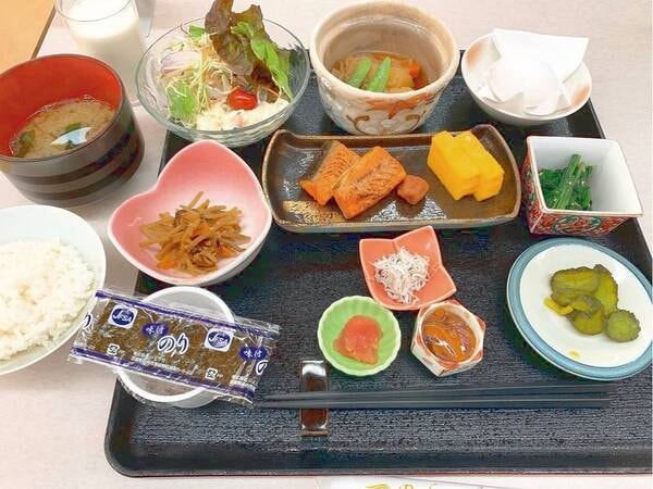 【朝食/例】当日のご宿泊状況では、バイキングではなく朝食定食になる場合がございます。※バイキングまたは定食の選択不可