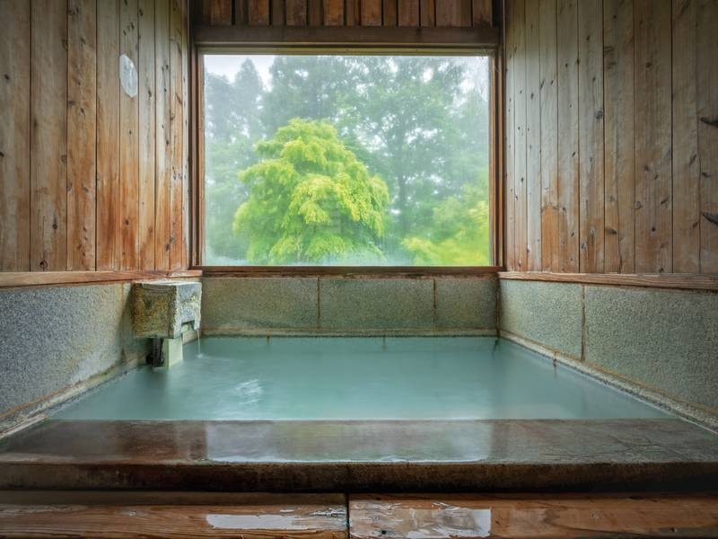 【貸切温泉風呂】プライベート空間で湯汲を愉しむ