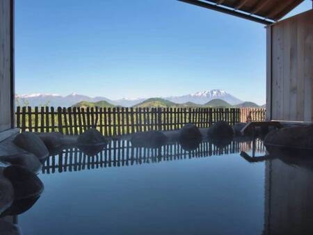 客室露天岩風呂