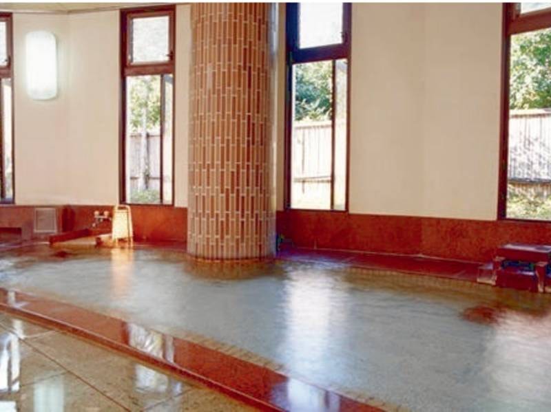 【大浴場/一例】広々とした大浴場で足を伸ばしてゆったり湯浴み