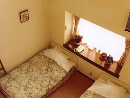 ロフト式洋室4人部屋