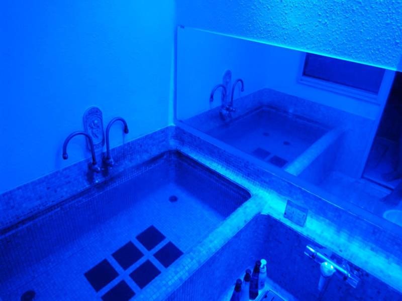 【ミスト/内風呂】青をイメージしたミストサウナのお風呂