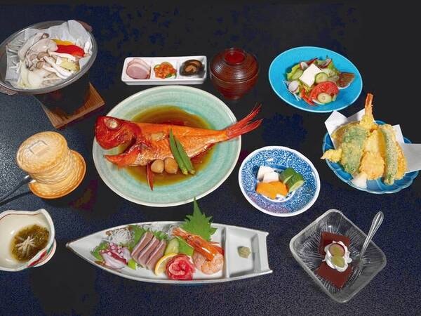 金目鯛付きコース/一例※写真の金目鯛は4人様用です。また内容は時季・仕入れにより変わります