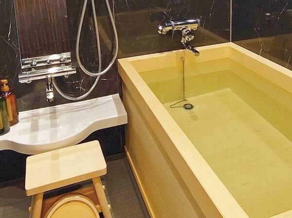 【客室風呂/例】本館 B【1階和室10畳】檜風呂付