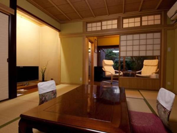 専用露天風呂付和室10畳と広縁/一例