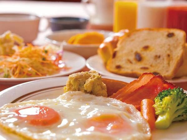 【朝食】サラダ・ドリンク・パン・コーヒーなどはビュッフェスタイルでご提供/例
