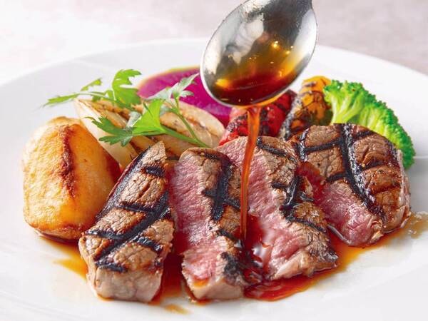 ブランド牛「おおいた和牛」のステーキも食べ放題！
