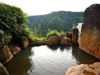 渓谷の宿 二匹の鬼/【男性露天風呂】九酔渓の渓谷を眺めながらの露天風呂