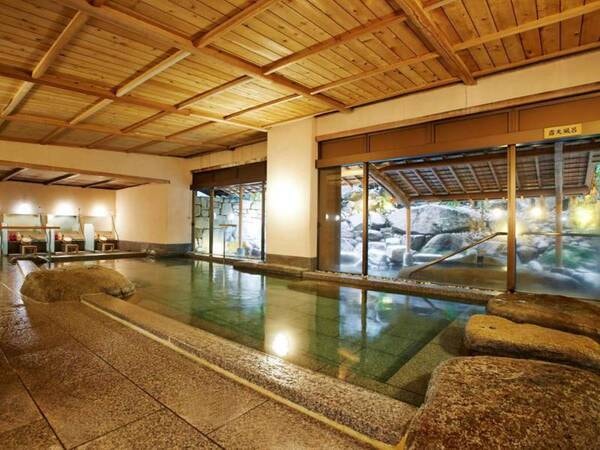 【女性用大浴場】広々とした湯殿で旅の疲れを癒す
