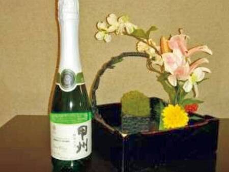 道後温泉 大和屋本店の 温泉女子旅 日本最古の美肌の湯で癒し旅 色浴衣 ワイン デザート付 2食付 基本コース 24 0円 禁煙 スタンダード和室 10畳 ゆこゆこ