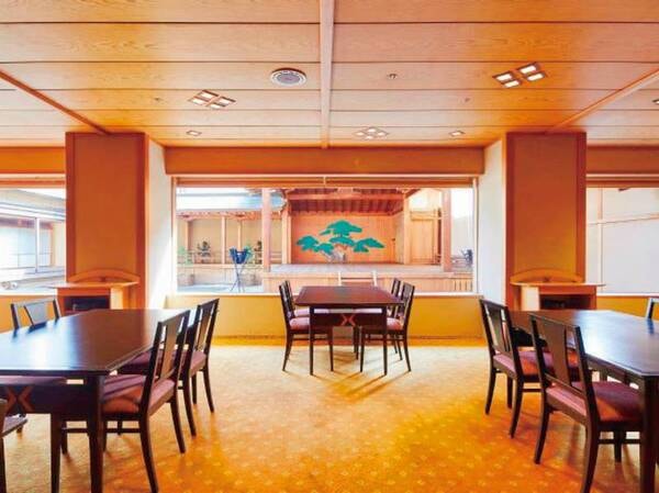 【食事会場】能舞台を眺めながら※会場変更の場合あり